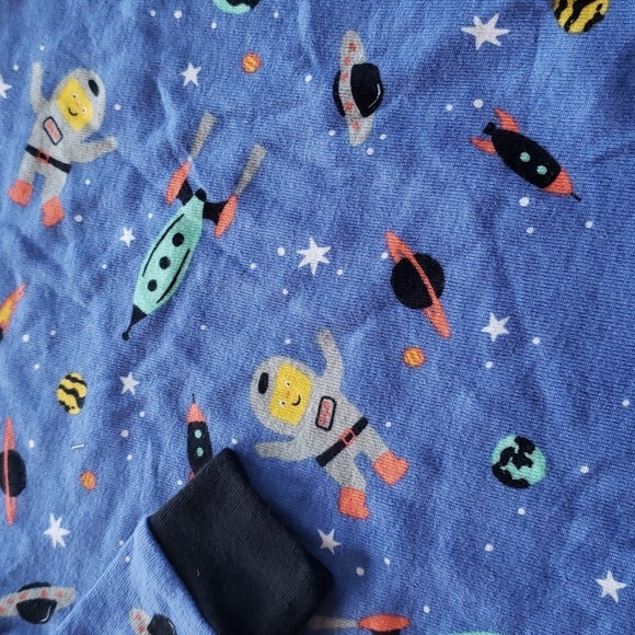 Carter's 2 pc Space pajamas - Picture 3 of 4